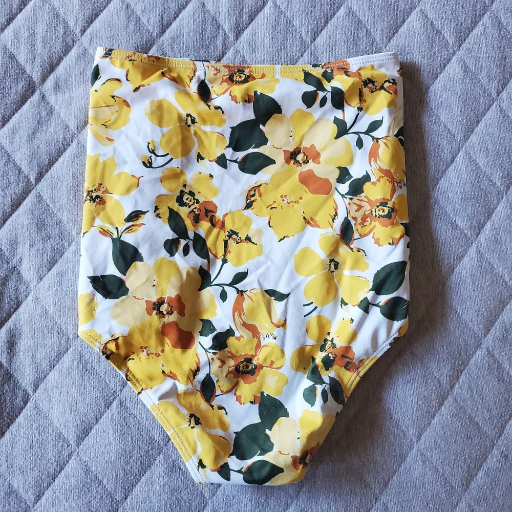 Kortni‎ Jeane girls swim bottoms 8/9